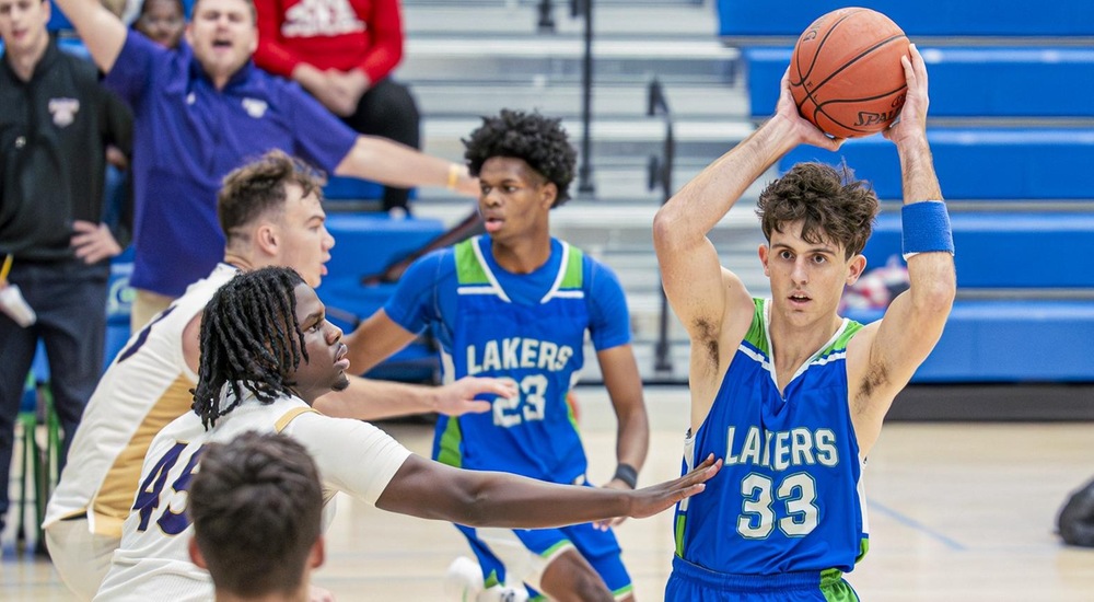 Men's Basketball Falls Short at Home Against Cayuga