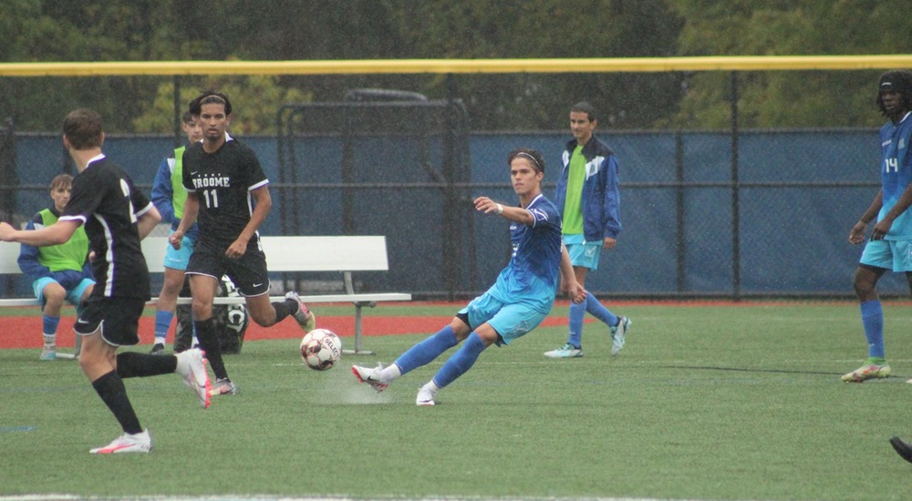 Lakers Erupt For 5 Goals to Defeat Conference Opponent