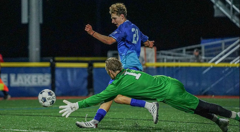 Giesing Breaks Career Goals Record as Men's Soccer Blanks Onondaga, 5&ndash;0